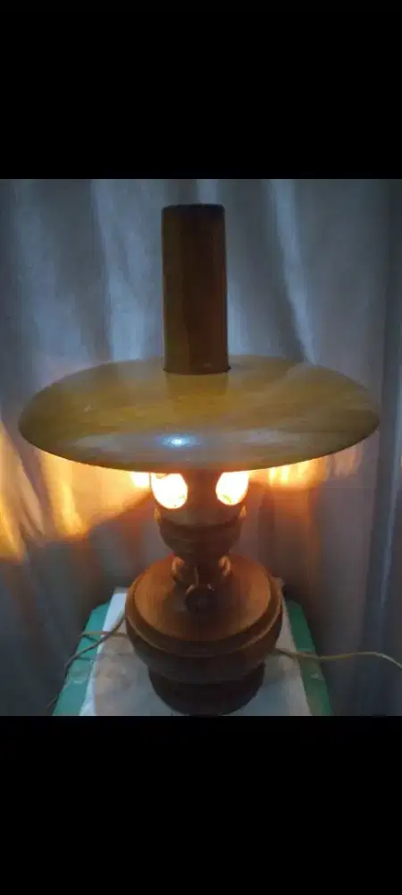 Lampu tidur/lampu sudut ruangan dari kayu jati