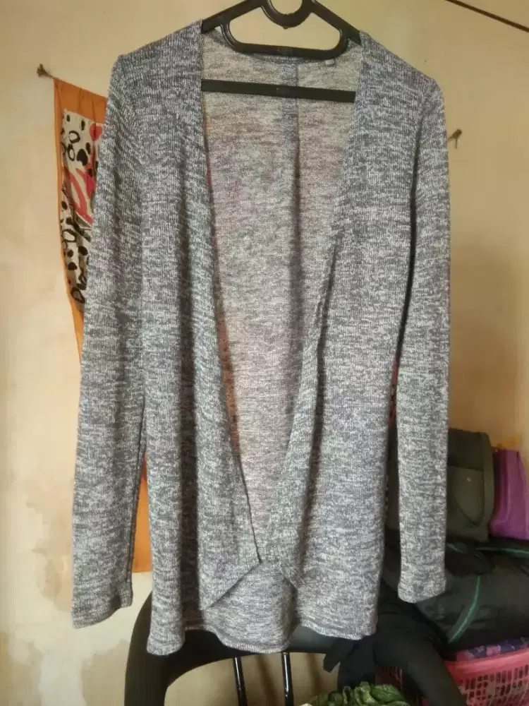 Cardigan Rajut warna Abu abu