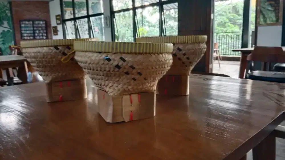 Bakul nasi bambu kecil