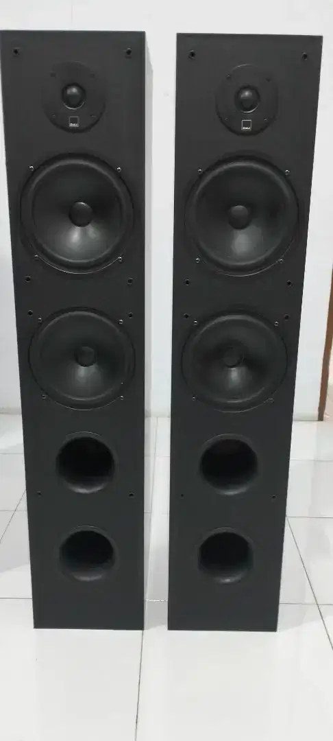 Speaker merk Dali model AXS 8000