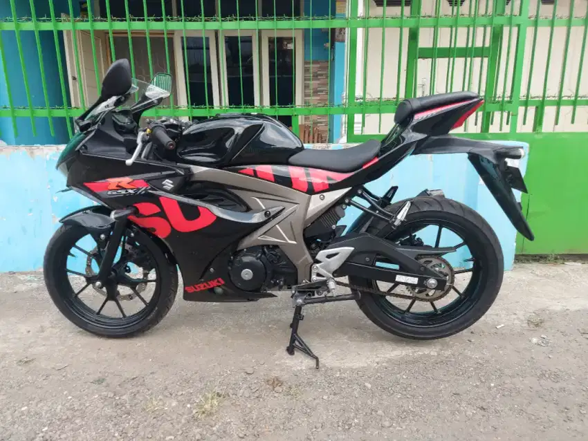 Susuki gsx r 150cc fi 2017 istimewa black