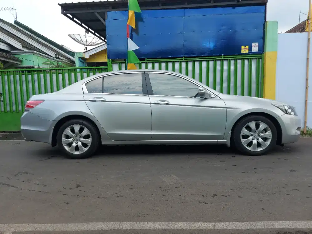 Honda acord vt-l 2009 matic istimewa 21000 km spt baru