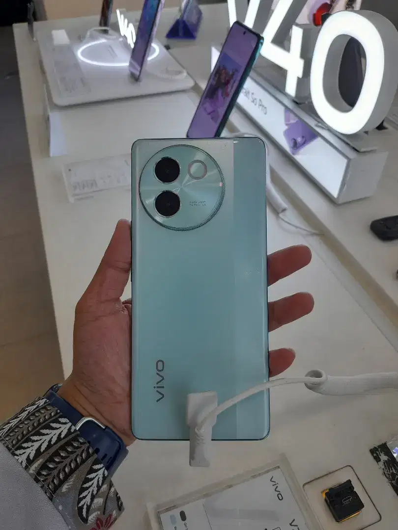 Second Vivo V30e