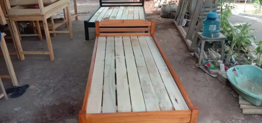 Dipan mahoni politur