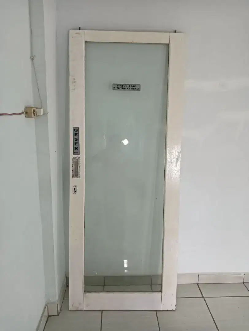 Pintu Kaca (Slide Door)