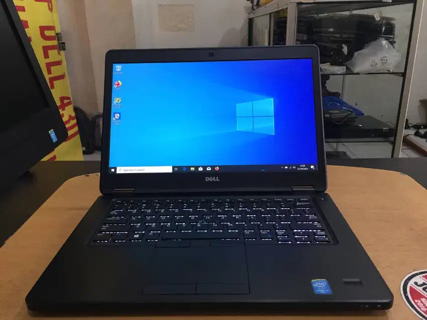 Laptop  DELL Latitude 5450 Core i7Gen5 Ram 8GB SSD 256GB VGA 2GB Mulus