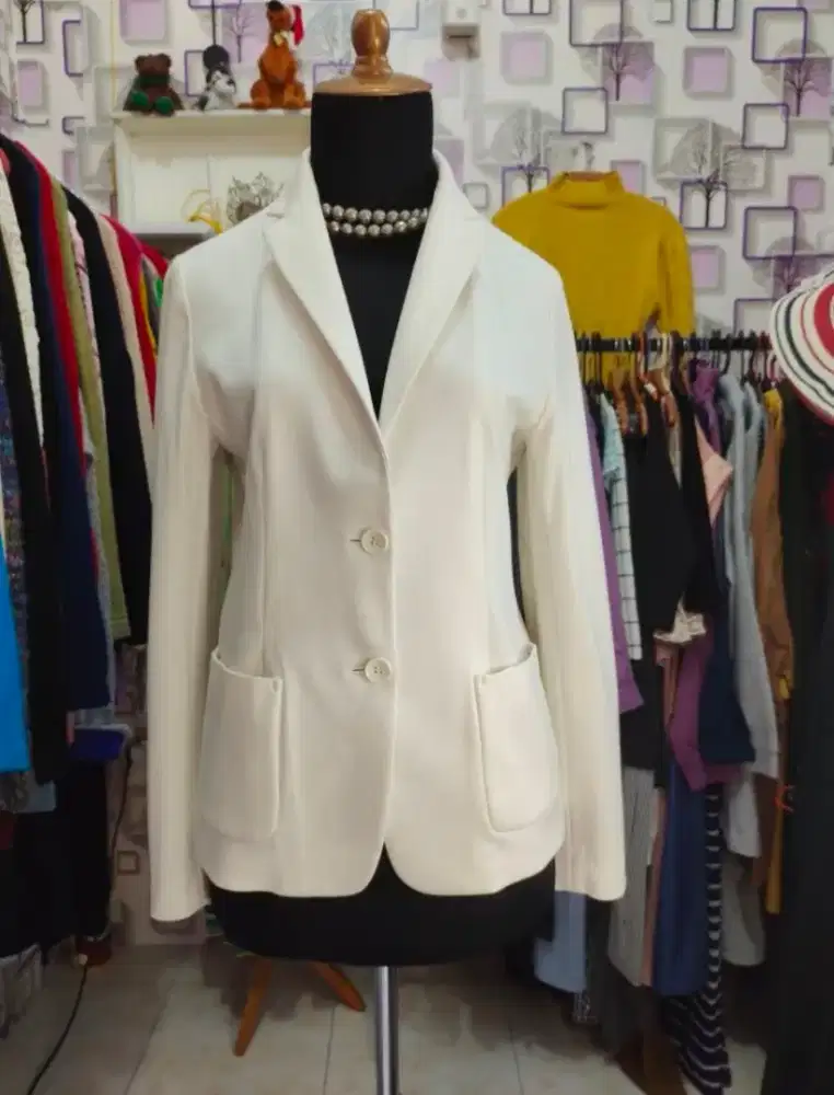 Blazer wanita Uniqlo