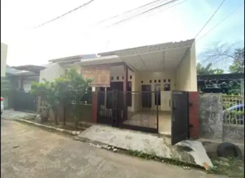 Dijual rumah siap huni 2 lantai dekat Galaxy, Bekasi Selatan