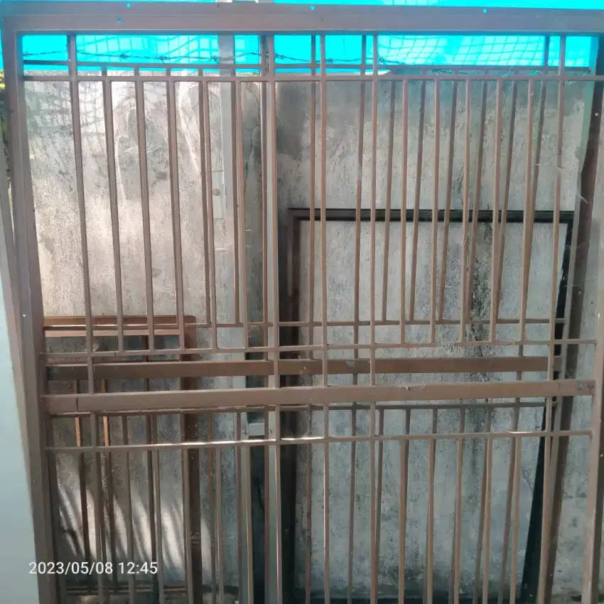 Barang sisa proyek ( tralis, pintu, aluminium dll)