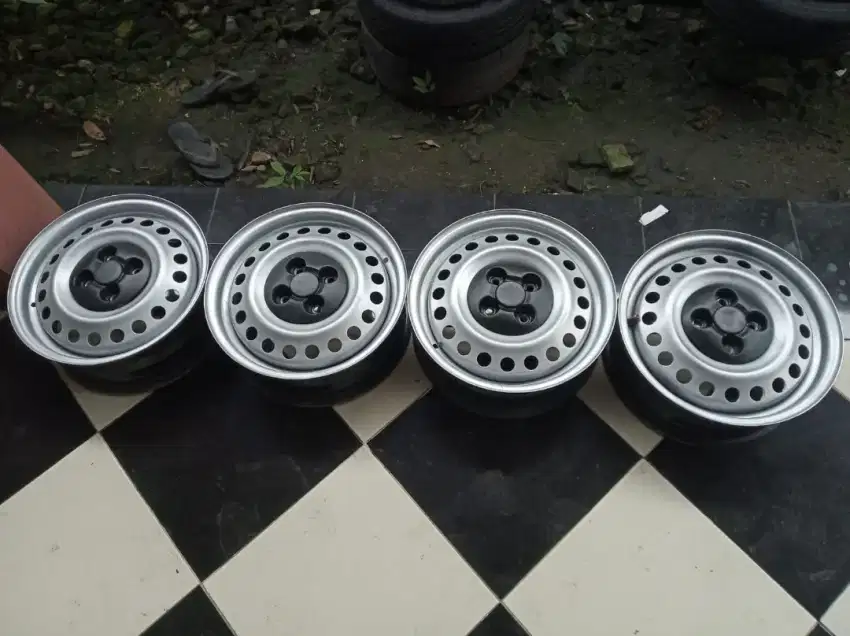 Velg kaleng 15 oemlook pcd 4x100 brio agya sigra mobilio karimun jazz