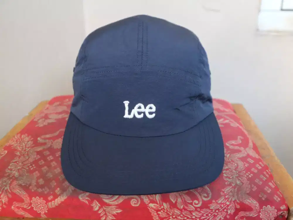 Topi Lee outdoor