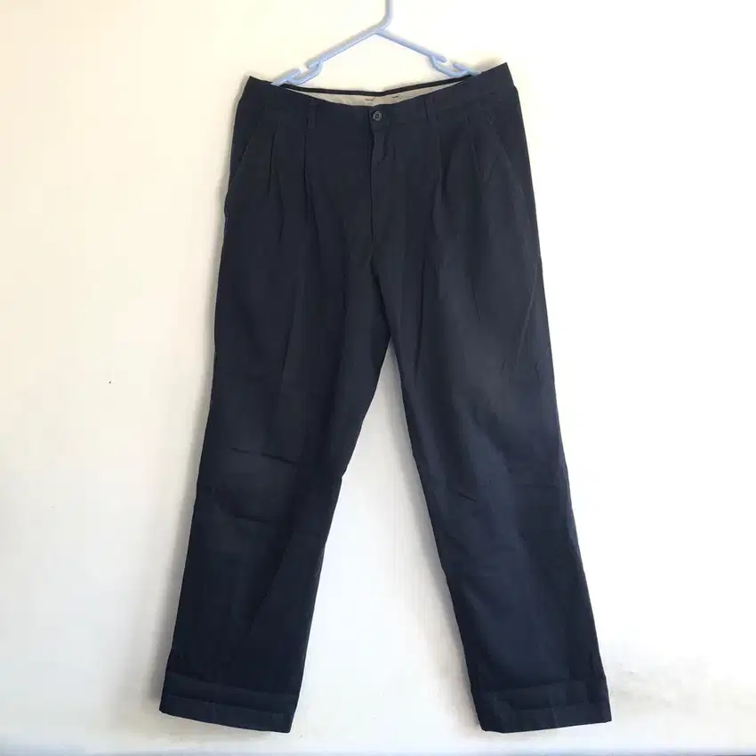 Celana panjang chino uniqlo navy