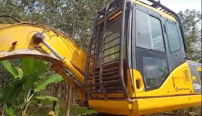 PC130 2013 Penajam 
Excavator KOMATSU