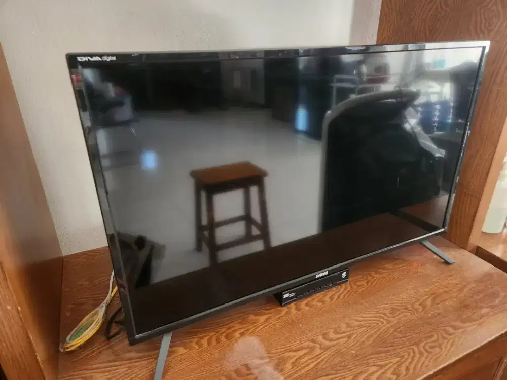 TV Akari 32inch