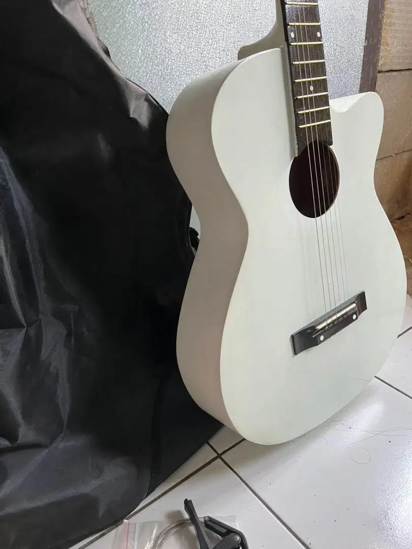 Jual gitar free capo tas dan senar
