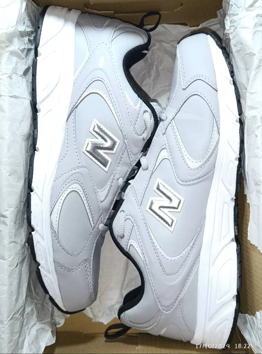 New Balance 408 Grey 42,5 (27cm) Resmi Map 100% Ori Jarang Dipake Nego