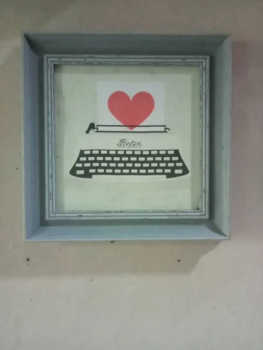 Dijual wall dekor. Kondisi second. Beli di Ace hardware.