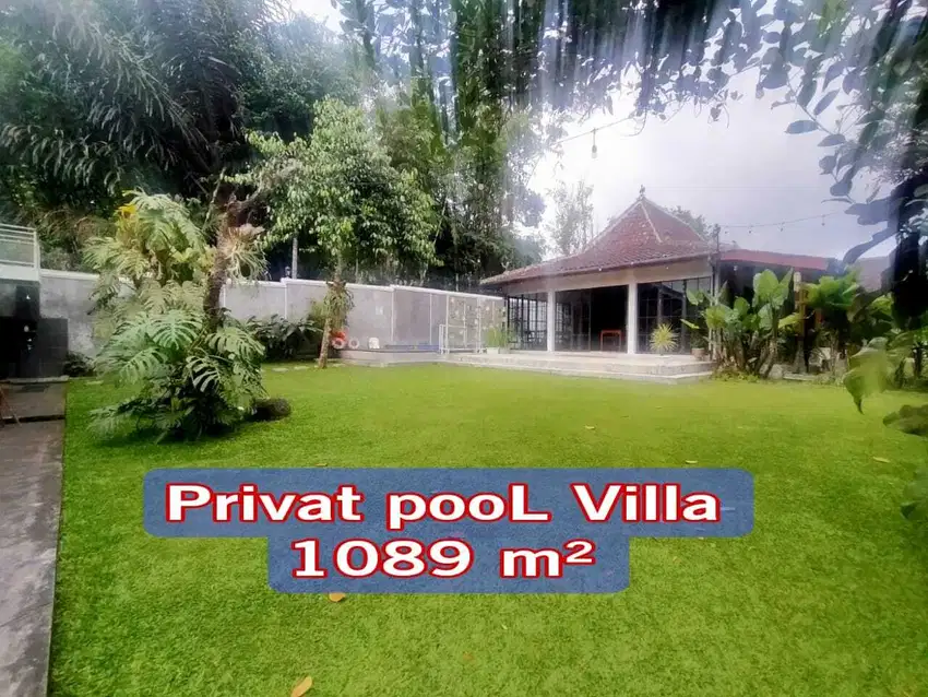 Rumah villa Pakem 1000 m² dengan Kolam Renang