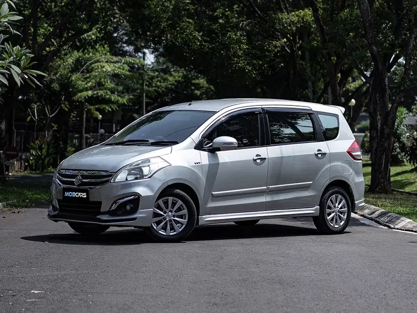 CASH TERMURAH TDP 5 JT ERTIGA GX AT MATIC 2014 SILVER SUZUKI MOBCARS