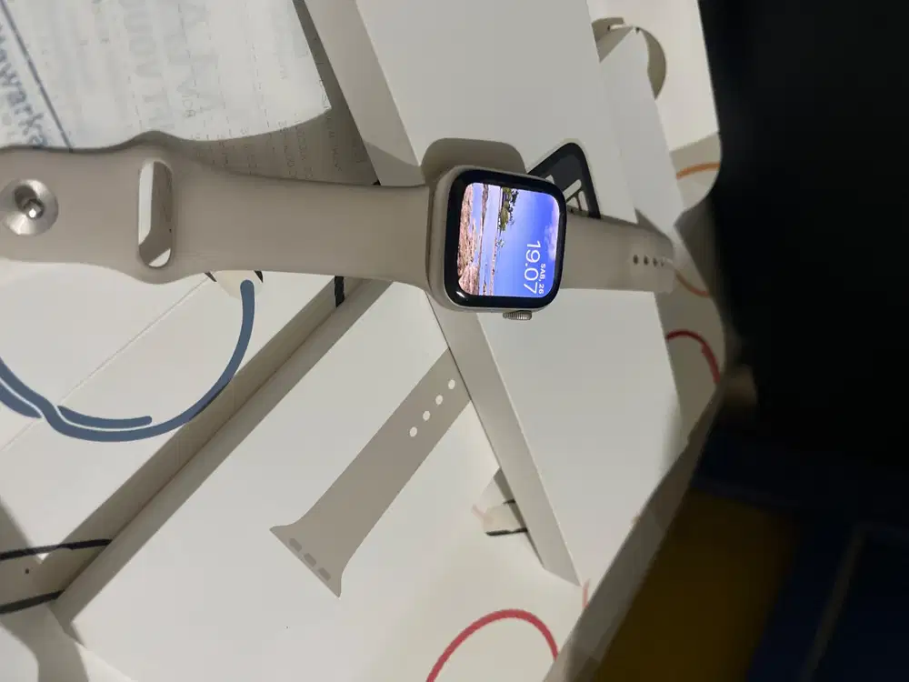 Jual I Watch SE (Gen 2) 40mm Starlight