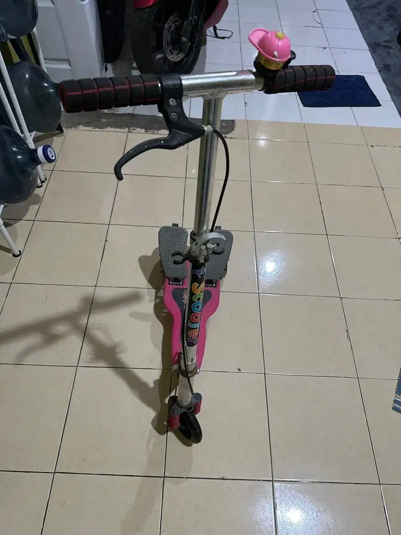 Scooter anak dual pedal