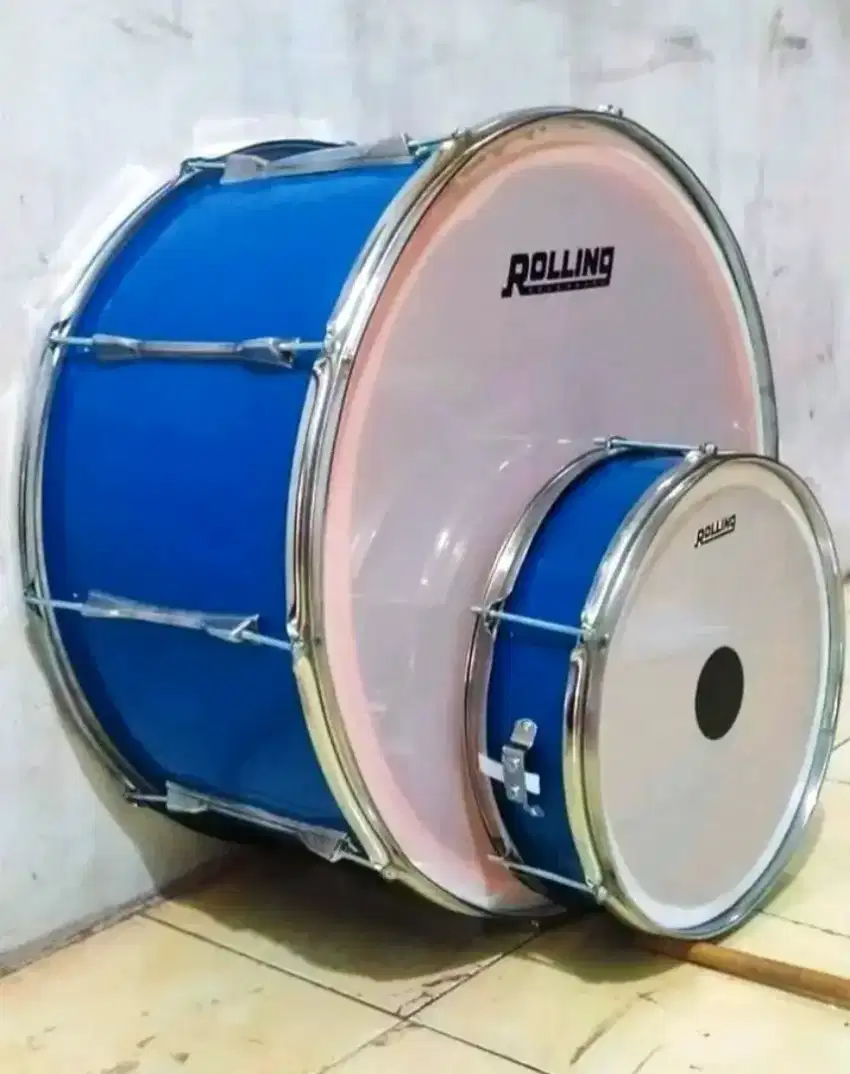 Sepaket bass drum dan snare suporter