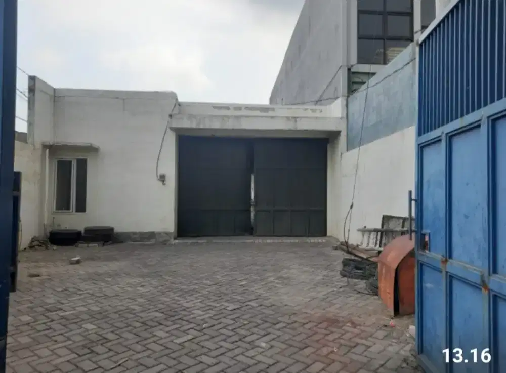 Gudang siap pakai di balas klumprik karang pulang surabaya