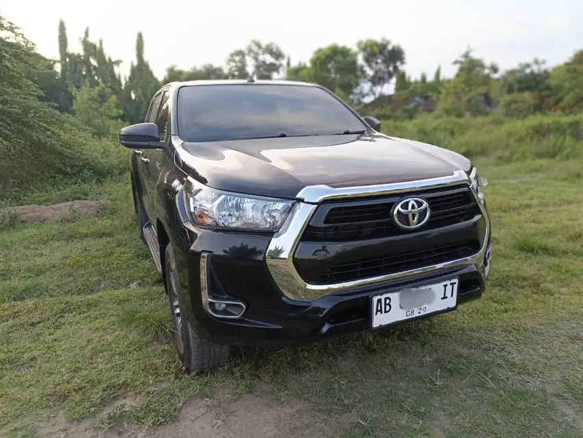 Toyota Hilux Rocco Double Cabin 4X4 Manual Speed Turbo 2500cc Istimewa