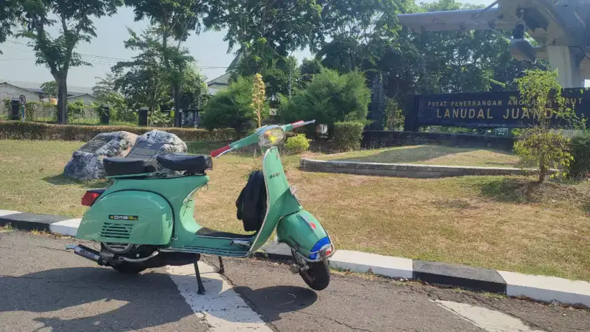 Vespa super 1973 hijau