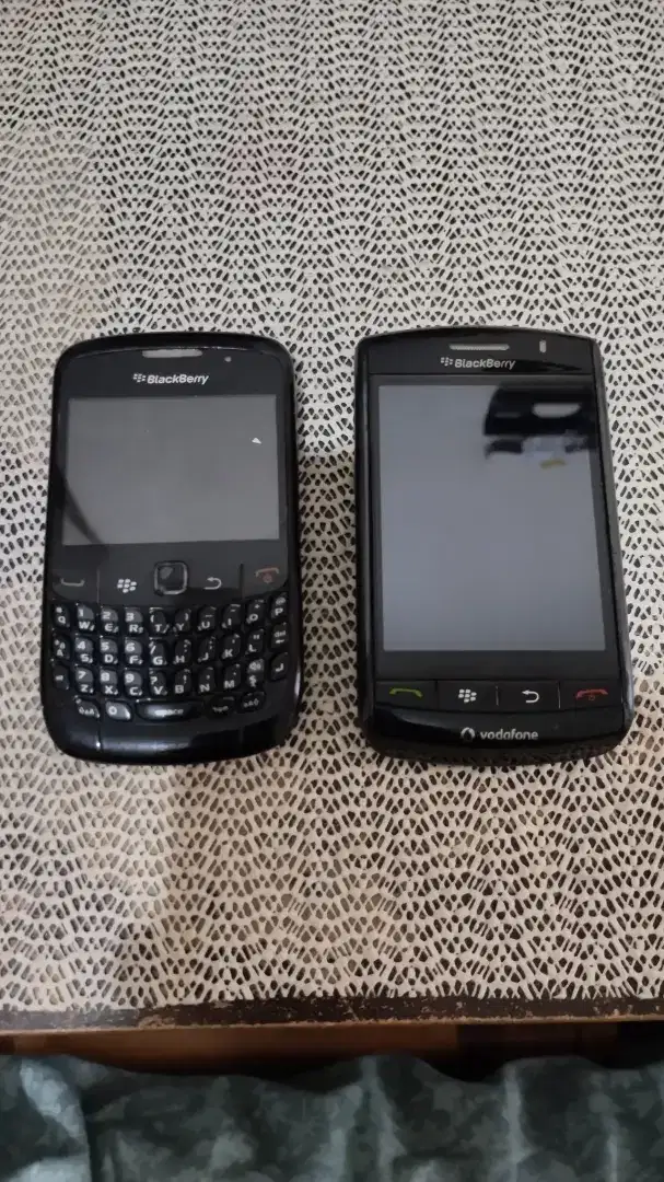 Jual blackberry ada 2 pcs kondisi mati