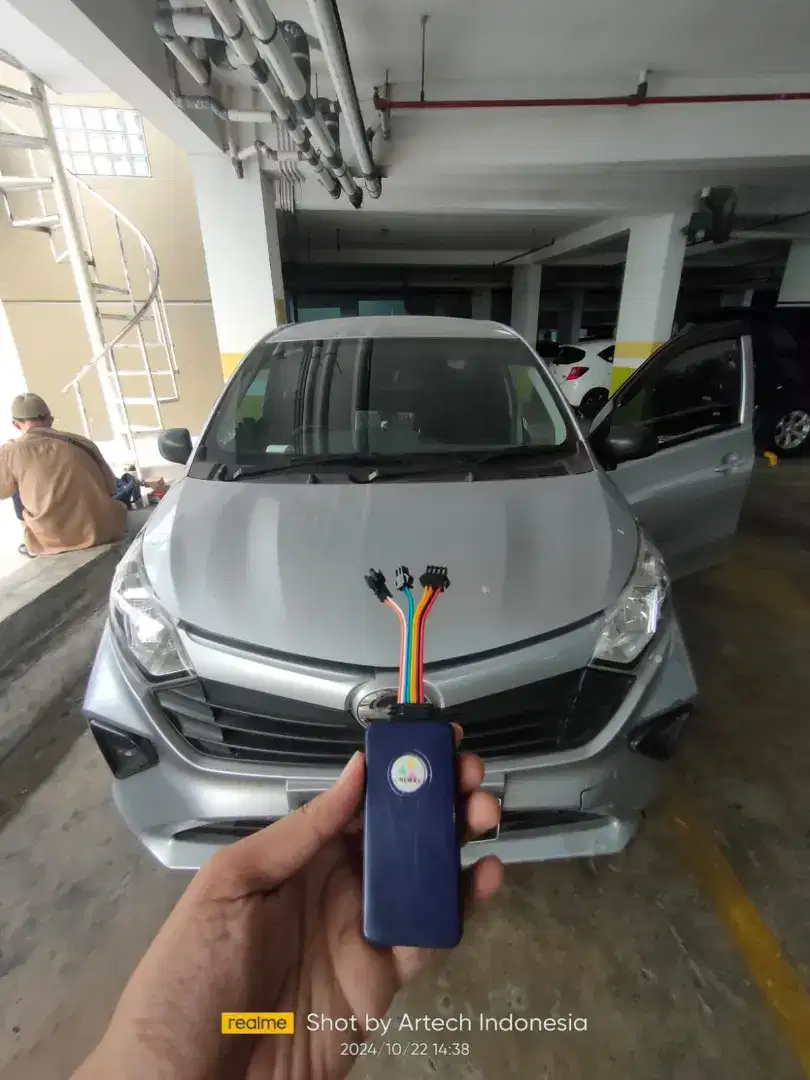 GPS tracker untuk mobil dan motor