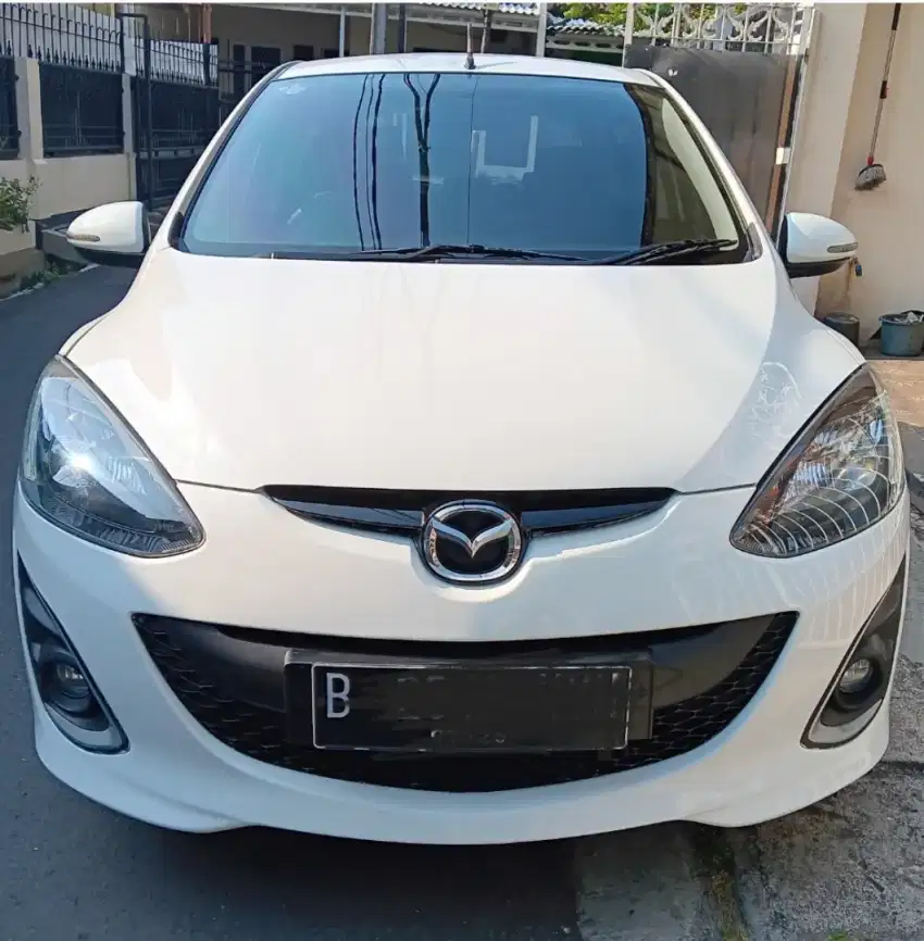 Jual Mazda 2 1.5 R Automatic