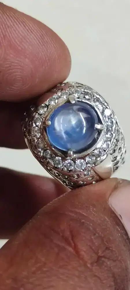 Blue safir / sapphire ceylon eye clean