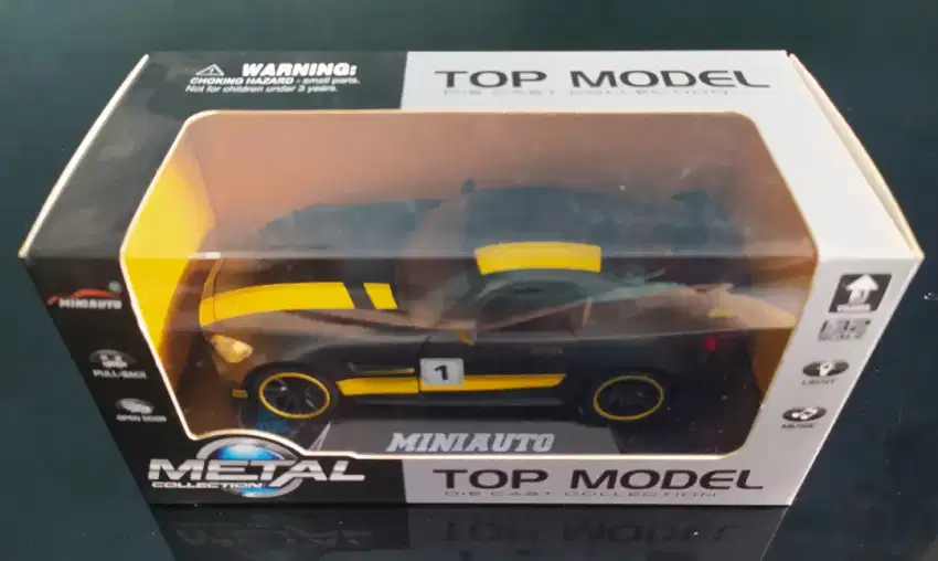 Diecast mercedez benz AMG GTR