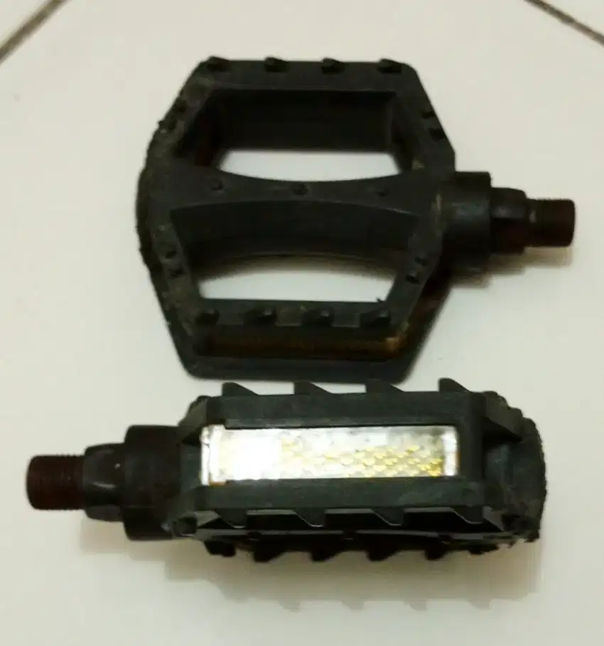 Pedal sepeda anak As kecil