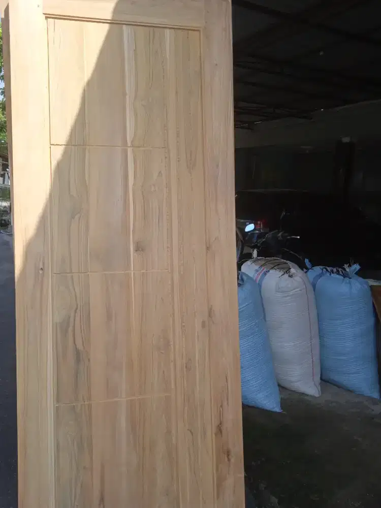 kusen pintu jati