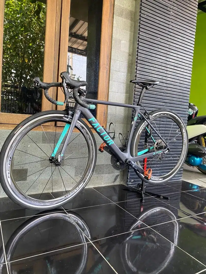 Factor o2 roadbike carbon