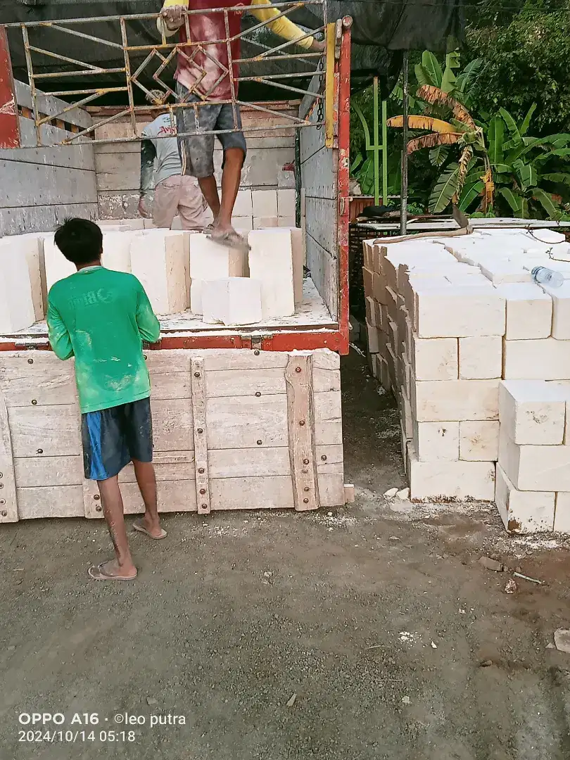 Batu kumbung untuk pondasi