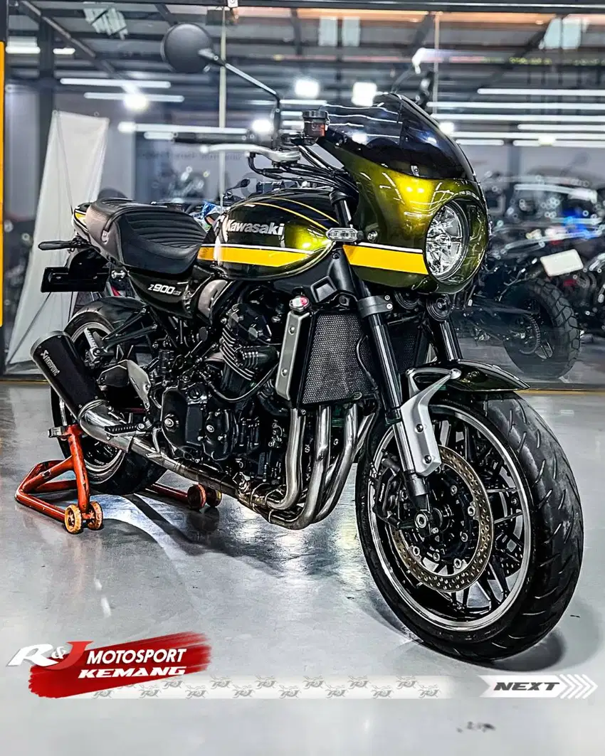 (BPKB & STNK) Kawasaki Z900RS Nik 2021 Akrapovic Best Condition