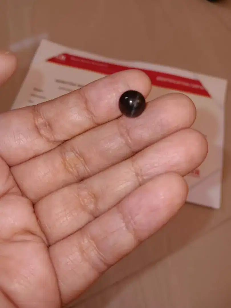 Natural cat's eye scapolite
