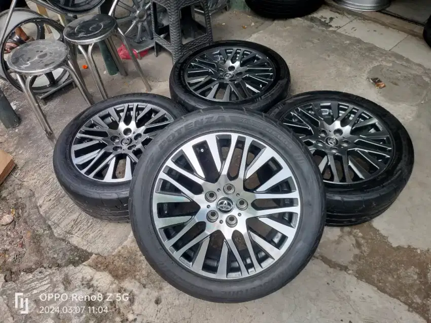 Jual vleg oem alphard R18 pcd 5x114.3 kondisi mulus 4pcs.