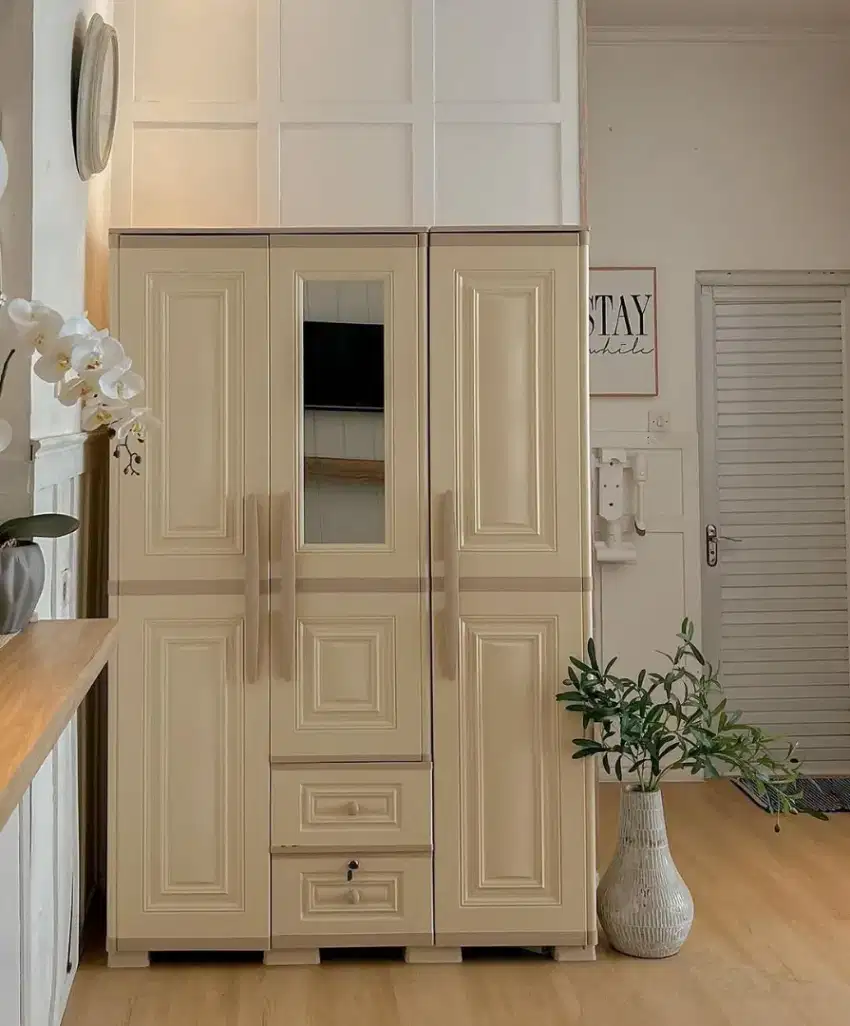 LEMARI PAKAIAN PLASTIK 3 PINTU