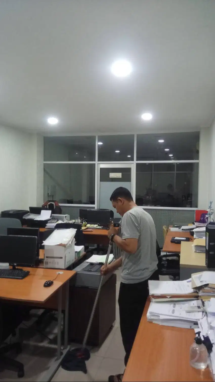 Pasang Kusen Alumunium + Pintu kaca + Partisi/Plafon  Gypsum/PVC
