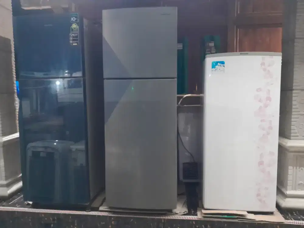 Di cari kulkas rusak