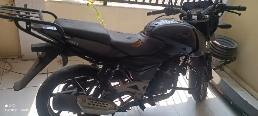 Bajaj Pulsar 180 UG4