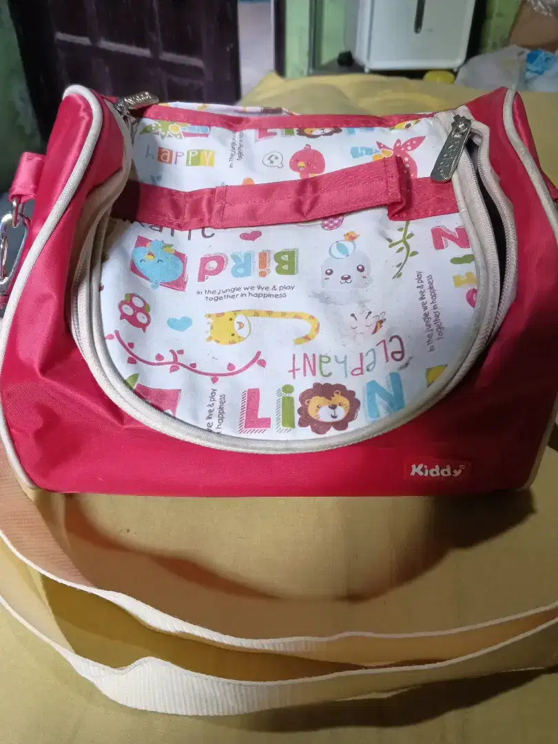 Kiddy Cooler Bag tas selempang ASI