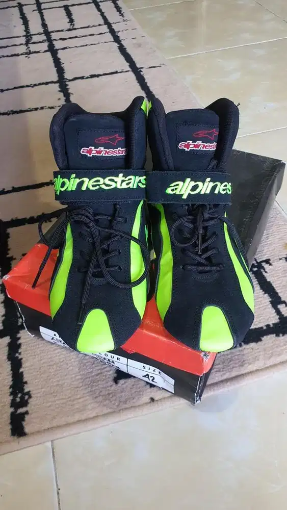 Sepatu balap sepatu motoran