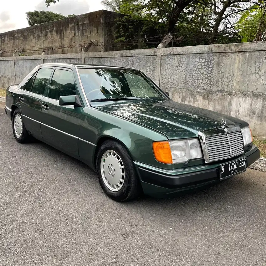 Dijual Mercy Boxer, Mercedes Benz W124 300E automatic transmision