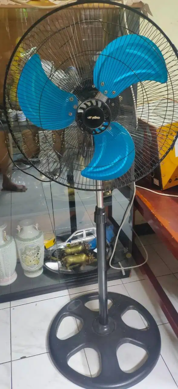 Kipas angin baling besi Niko rusak