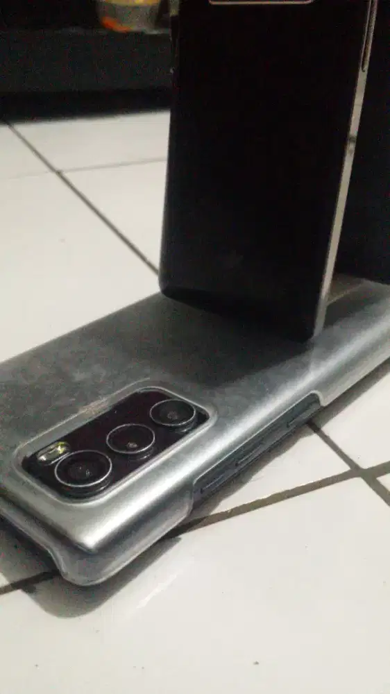 LG wing 8/256,  samsung galaxy golden